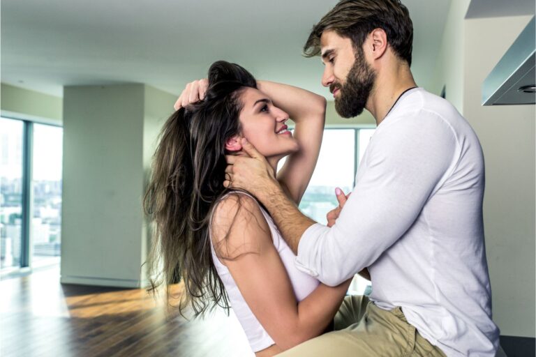 Picture of How To Kiss A Girl: 9 Crazy Tips She'll Beg For More