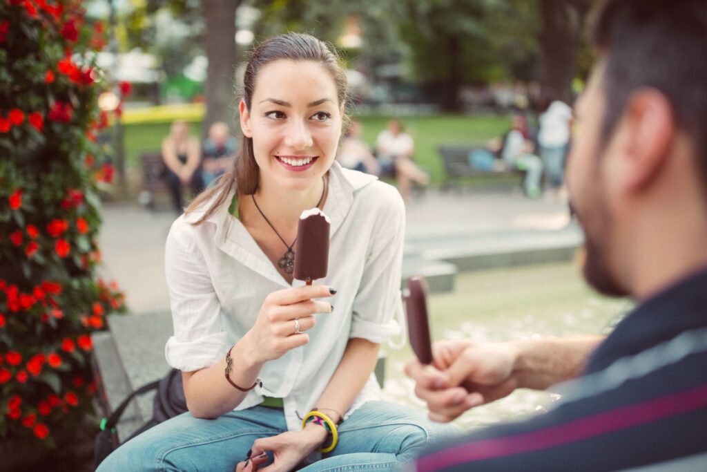 13 Things You Should Never Do On A First Date - Loverz Theatre