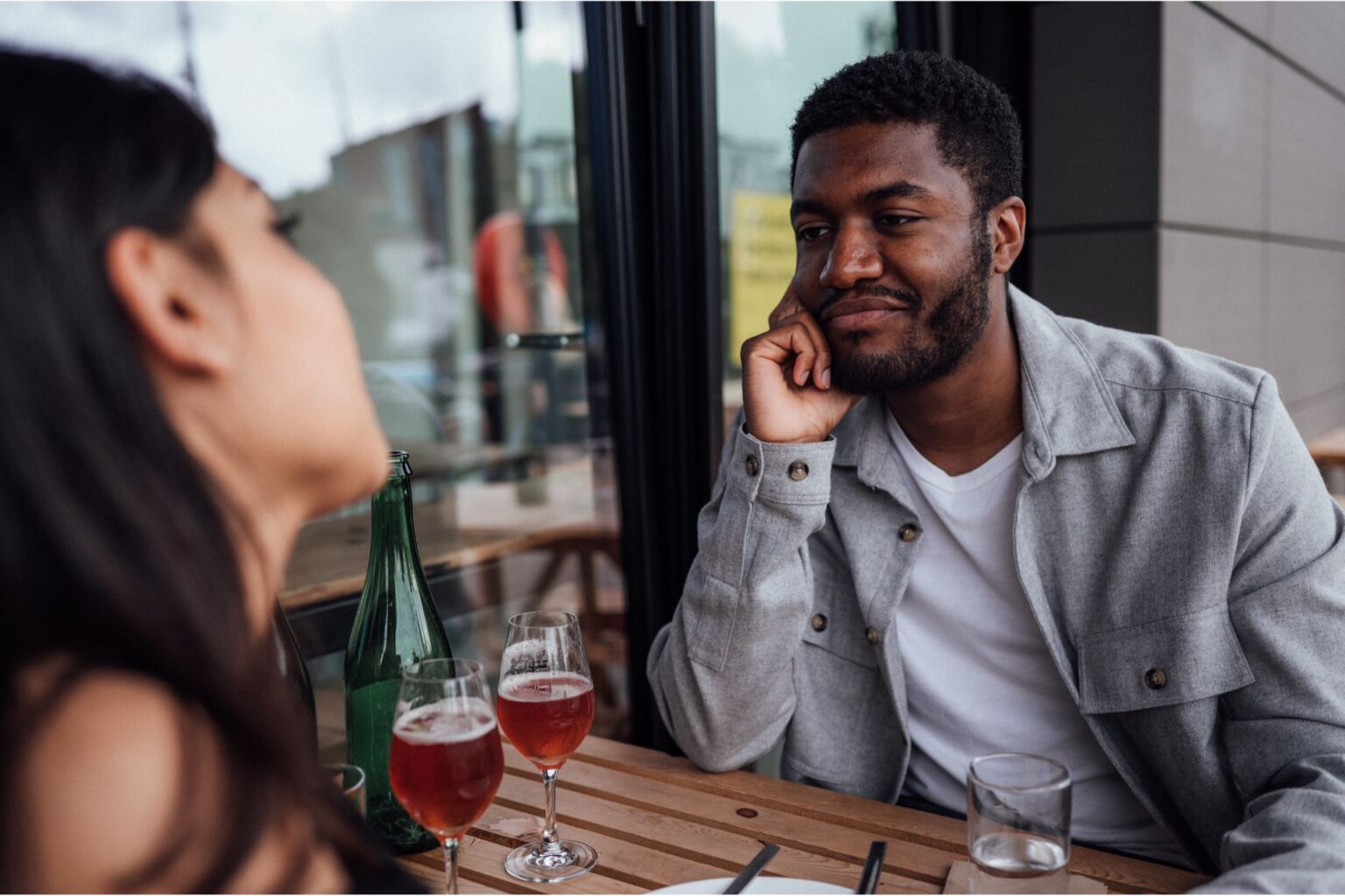 13 Things You Should Never Do On A First Date - Loverz Theatre